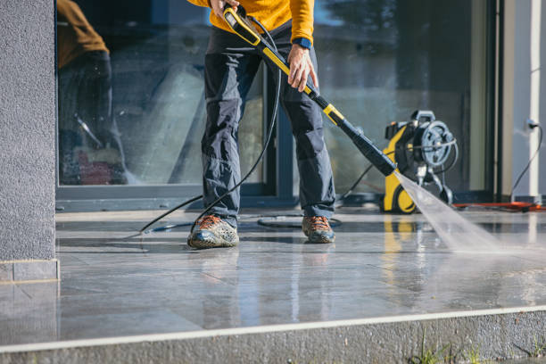 Best Parking Lot and Garage Cleaning  in Crooked Lake Park, FL